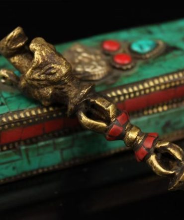 【已结缘】西藏寺院迴流 金剛降魔杵套裝盒   收藏品尺寸：長14cm* 寬3.5cm*杵長13cm